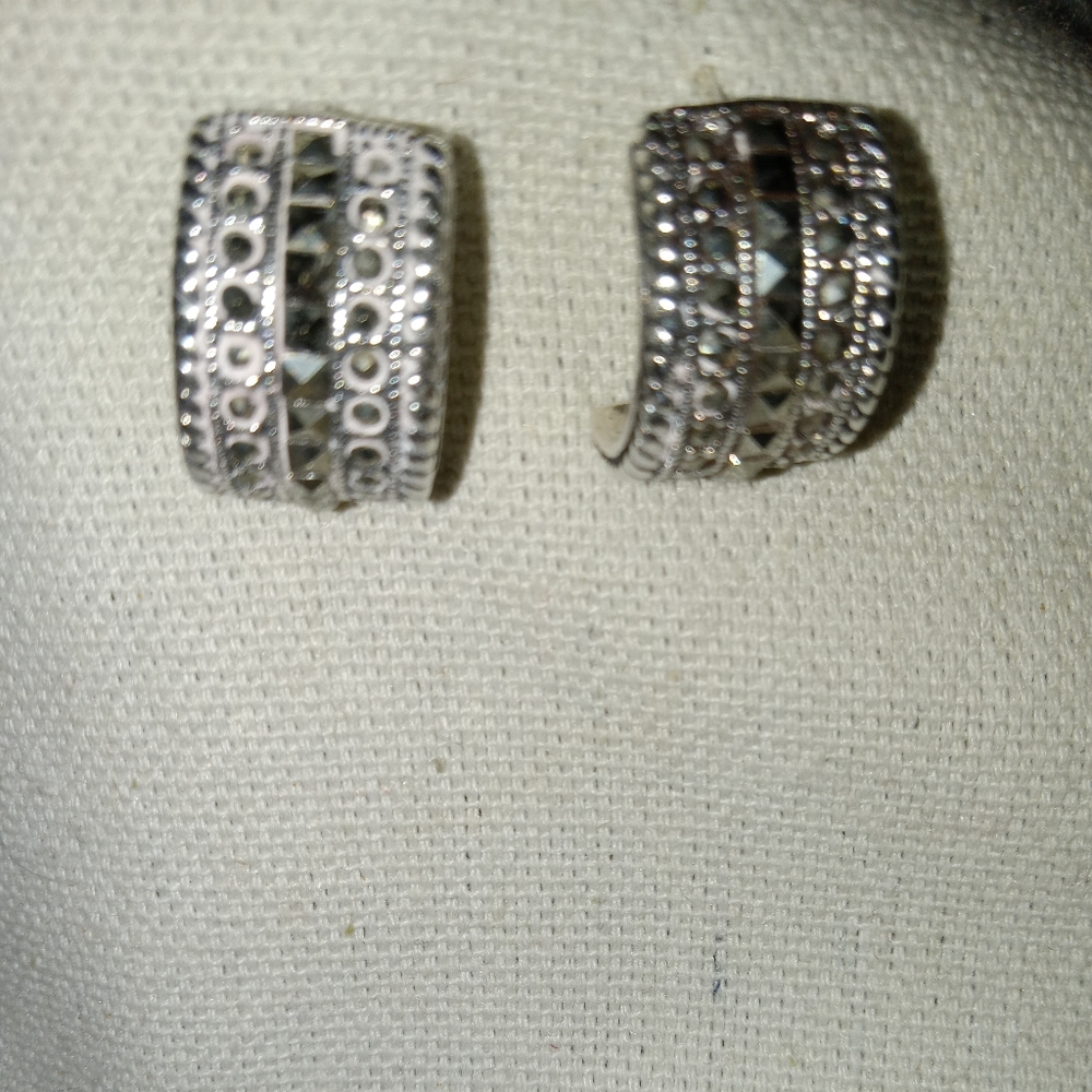 Vintage .925 sterling silver with Marcasite stones pierced earrings